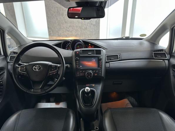 Toyota Verso I Рестайлинг с пробегом 2016 года, цена 1 399 000 рублей, 135105 км, компактвэн, Автокод Объявления