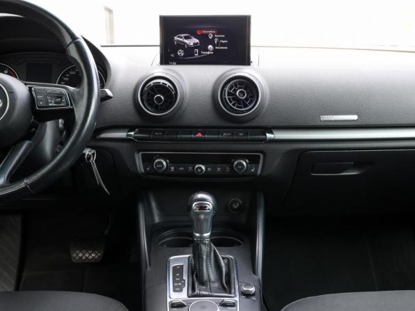 Audi A3 III (8V) Рестайлинг с пробегом 2018 года, цена 1 449 000 рублей, 164978 км, седан, Автокод Объявления