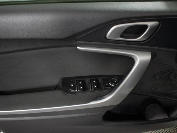 Kia Ceed III с пробегом 2019 года, цена 1 630 000 рублей, 69077 км, хэтчбек, Автокод Объявления