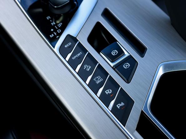Geely Coolray I с пробегом 2023 года, цена 1 899 000 рублей, 72952 км, внедорожник, Автокод Объявления