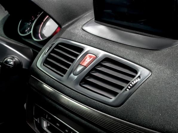 Renault Megane III с пробегом 2009 года, цена 659 900 рублей, 203000 км, хэтчбек, Автокод Объявления
