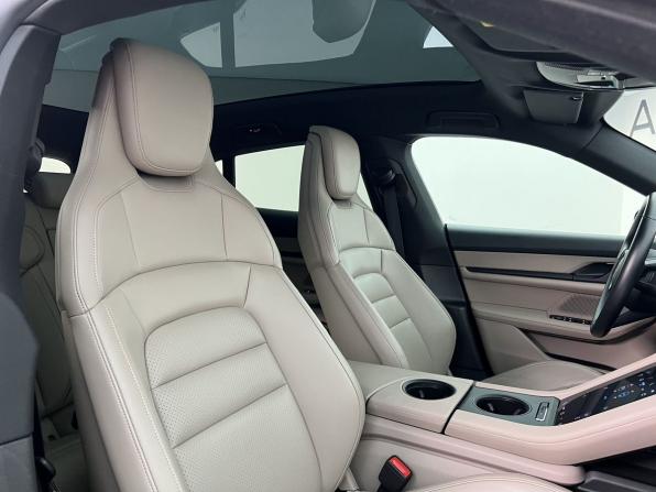 Porsche Taycan I с пробегом 2022 года, цена 9 990 000 рублей, 27300 км, универсал, Автокод Объявления