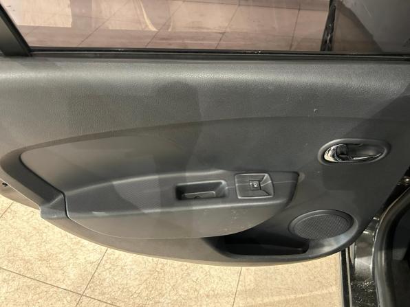 Renault Sandero II с пробегом 2015 года, цена 469 000 рублей, 287267 км, хэтчбек, Автокод Объявления