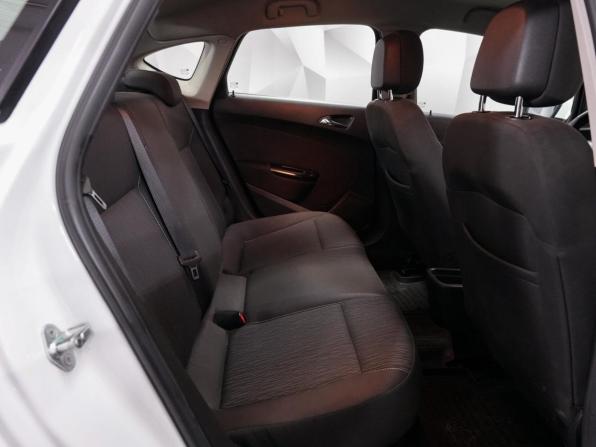 Opel Astra J Рестайлинг с пробегом 2013 года, цена 949 000 рублей, 144600 км, седан, Автокод Объявления