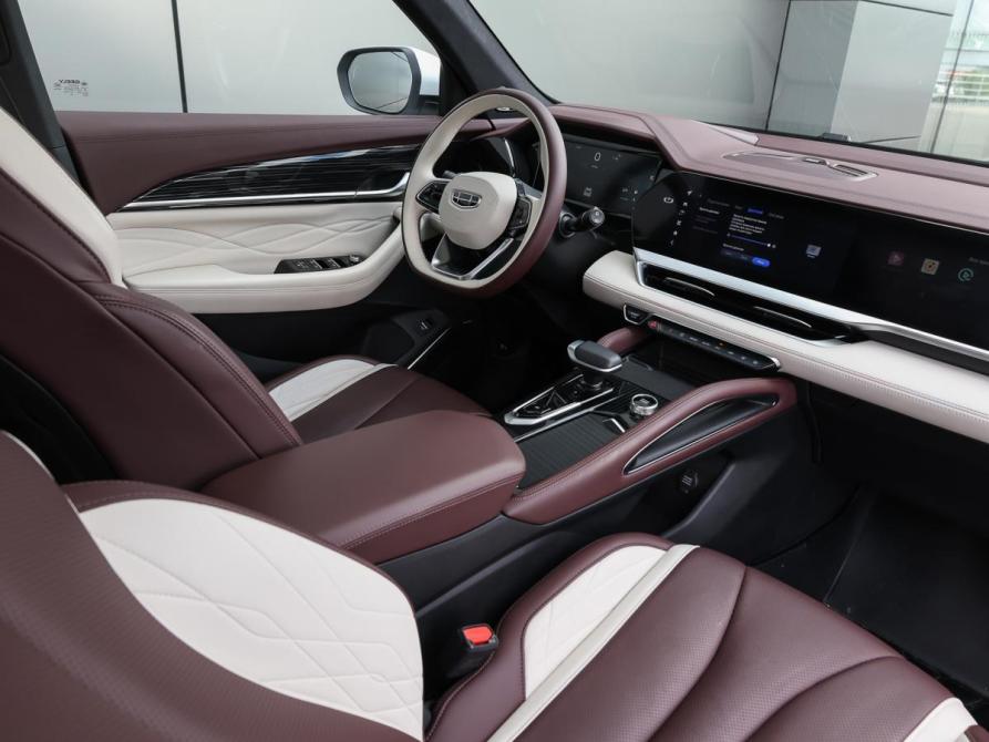 Geely Monjaro I Москва  - изображение 11