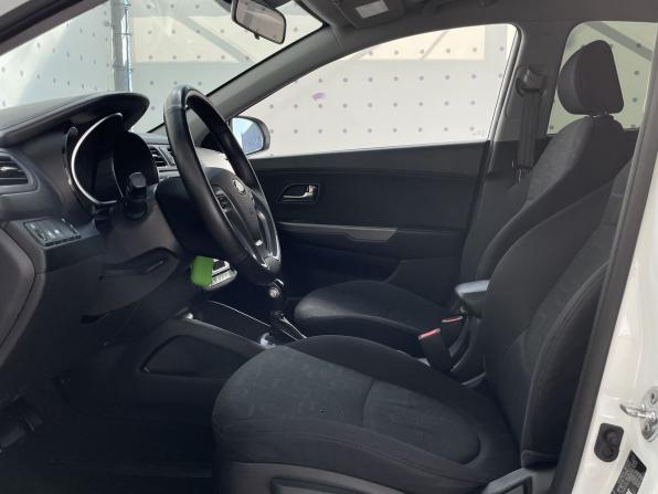 Kia Rio III Рестайлинг с пробегом 2015 года, цена 1 180 000 рублей, 94132 км, седан, Автокод Объявления