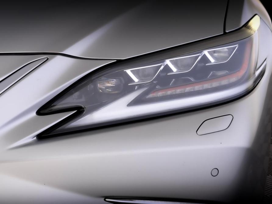 Lexus ES VII Москва  - изображение 17