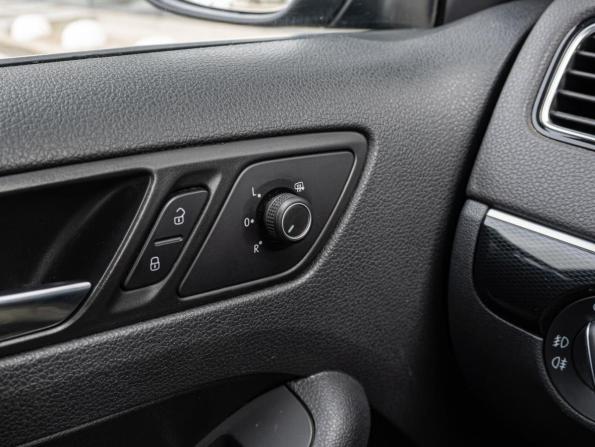 Volkswagen Jetta VI Рестайлинг с пробегом 2015 года, цена 1 399 000 рублей, 153994 км, седан, Автокод Объявления