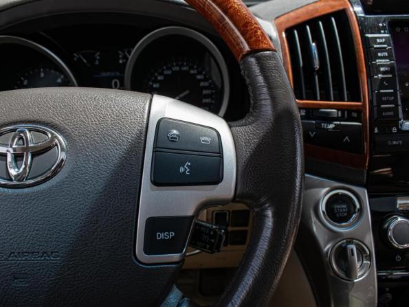 Toyota Land Cruiser 200 Series Рестайлинг 1 с пробегом 2015 года, цена 5 645 000 рублей, 121218 км, внедорожник, Автокод Объявления