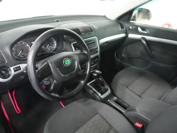 Skoda Octavia II (A5) Рестайлинг с пробегом 2011 года, цена 654 000 рублей, 247662 км, лифтбек, Автокод Объявления