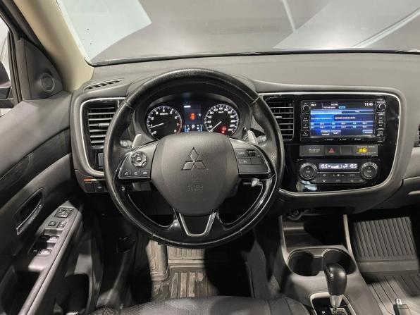Mitsubishi Outlander III Рестайлинг 2 с пробегом 2016 года, цена 1 599 000 рублей, 240231 км, внедорожник, Автокод Объявления