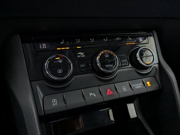 Skoda Karoq I с пробегом 2020 года, цена 2 300 000 рублей, 82932 км, внедорожник, Автокод Объявления