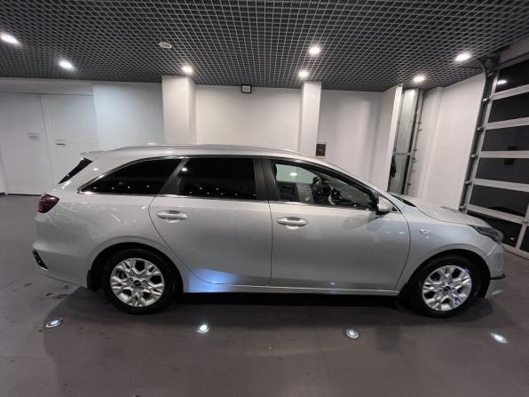 Kia Ceed III Рестайлинг с пробегом 2022 года, цена 2 383 000 рублей, 77739 км, универсал, Автокод Объявления