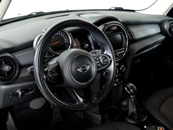 Mini Hatch III (F55/F56) с пробегом 2016 года, цена 1 468 000 рублей, 85786 км, хэтчбек, Автокод Объявления
