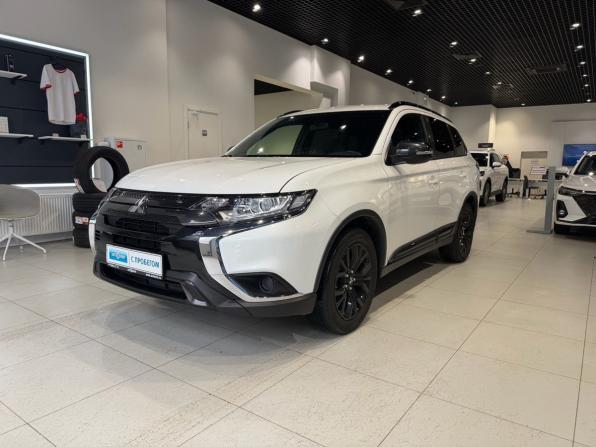 Mitsubishi Outlander III Рестайлинг 3 с пробегом 2021 года, цена 2 545 000 рублей, 81000 км, внедорожник, Автокод Объявления