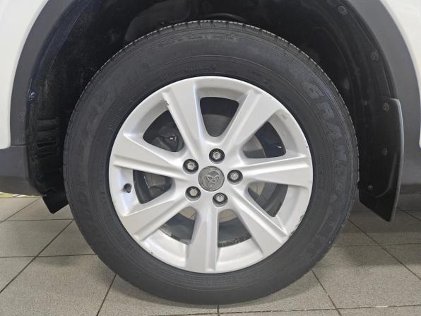 Toyota RAV4 IV (XA40) с пробегом 2015 года, цена 2 057 000 рублей, 105852 км, внедорожник, Автокод Объявления