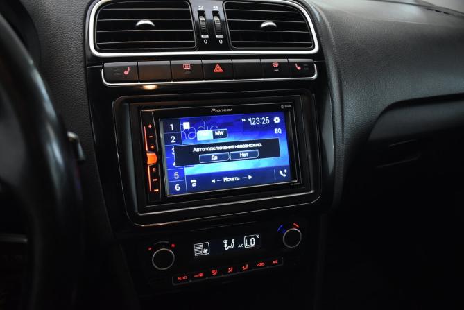 Volkswagen Polo V Рестайлинг с пробегом 2018 года, цена 895 000 рублей, 175775 км, седан, Автокод Объявления