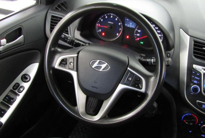 Hyundai Solaris I с пробегом 2014 года, цена 950 000 рублей, 131544 км, хэтчбек, Автокод Объявления