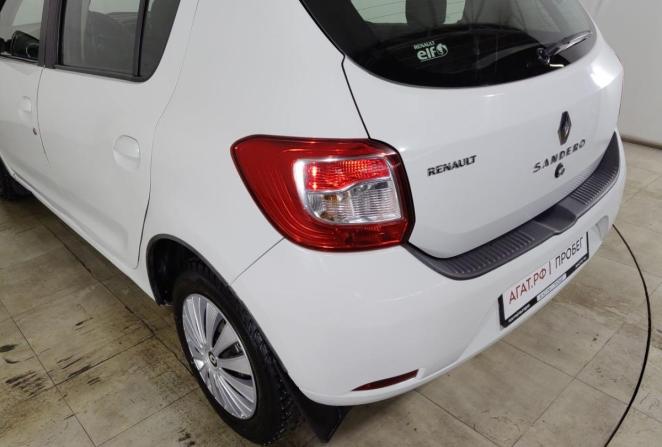 Renault Sandero II с пробегом 2015 года, цена 780 000 рублей, 82457 км, хэтчбек, Автокод Объявления