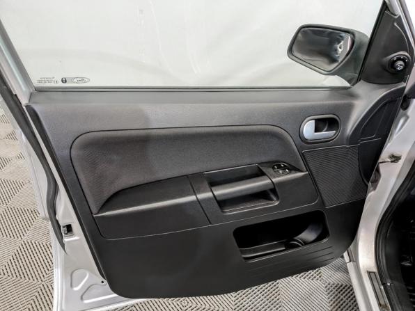 Ford Fusion I Рестайлинг с пробегом 2010 года, цена 640 000 рублей, 87416 км, хэтчбек, Автокод Объявления