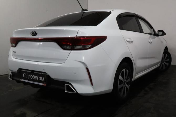 Kia Rio IV Рестайлинг с пробегом 2020 года, цена 1 649 000 рублей, 35000 км, седан, Автокод Объявления