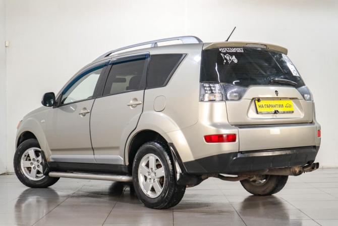 Mitsubishi Outlander II с пробегом 2007 года, цена 999 000 рублей, 236737 км, внедорожник, Автокод Объявления