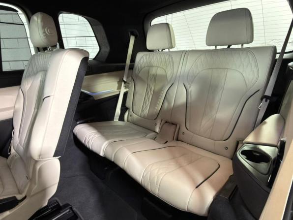 BMW X7 I (G07) Рестайлинг с пробегом 2022 года, цена 10 999 000 рублей, 71135 км, внедорожник, Автокод Объявления