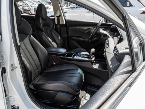 BAIC U5 Plus с пробегом 2023 года, цена 1 290 000 рублей, 45876 км, седан, Автокод Объявления