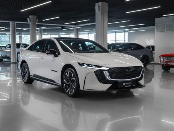 Mazda EZ-6 с пробегом 2025 года, цена 3 650 000 рублей, 7546 км, хэтчбек, Автокод Объявления