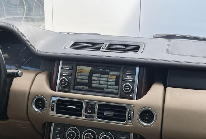 Land Rover Range Rover III Рестайлинг 2 с пробегом 2011 года, цена 1 810 000 рублей, 242887 км, внедорожник, Автокод Объявления