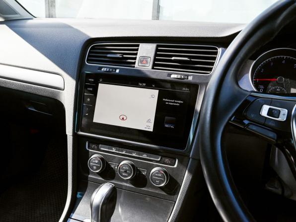 Volkswagen Golf VII Рестайлинг с пробегом 2018 года, цена 1 169 000 рублей, 92414 км, универсал, Автокод Объявления