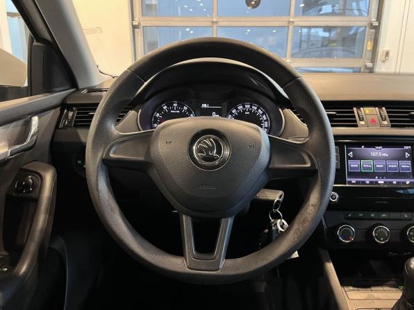 Skoda Octavia III (A7) Рестайлинг с пробегом 2017 года, цена 1 550 000 рублей, 185851 км, лифтбек, Автокод Объявления