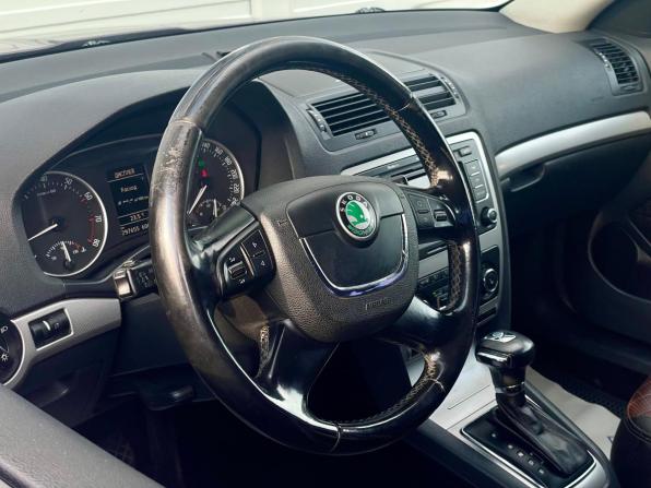 Skoda Octavia II (A5) Рестайлинг с пробегом 2012 года, цена 670 000 рублей, 297700 км, лифтбек, Автокод Объявления