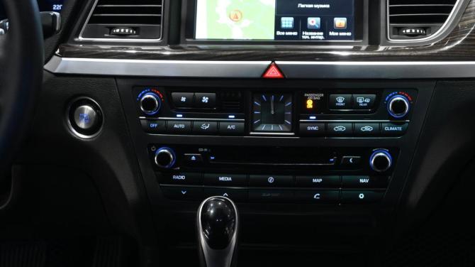 Hyundai Genesis II с пробегом 2016 года, цена 1 800 000 рублей, 238000 км, седан, Автокод Объявления
