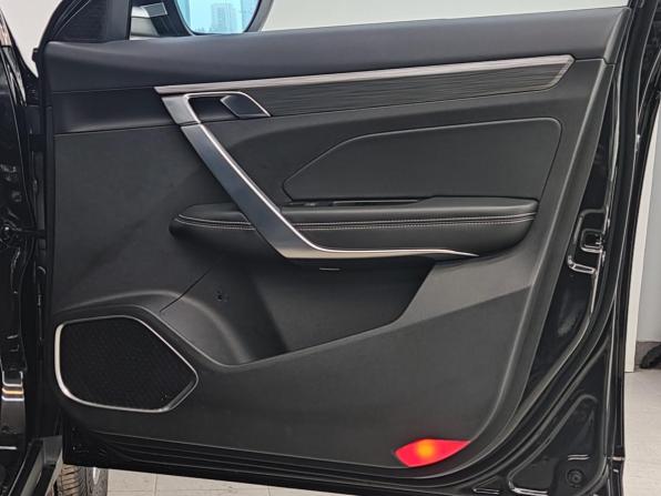 Geely Atlas Pro с пробегом 2023 года, цена 2 350 000 рублей, 16256 км, внедорожник, Автокод Объявления