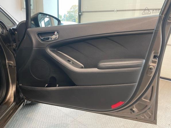 Kia Cerato III с пробегом 2015 года, цена 980 000 рублей, 177000 км, седан, Автокод Объявления