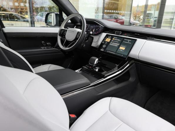 Land Rover Range Rover Sport III с пробегом 2023 года, цена 15 900 000 рублей, 6051 км, внедорожник, Автокод Объявления