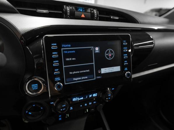 Toyota Hilux VIII Рестайлинг 2 с пробегом 2026 года, цена 7 750 000 рублей, 45 км, пикап, Автокод Объявления