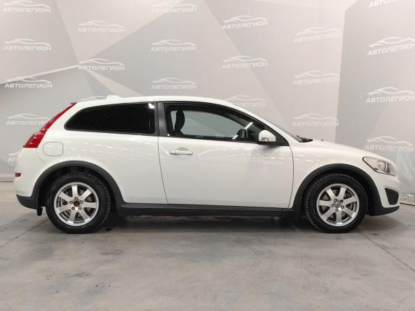 Volvo C30 I Рестайлинг с пробегом 2011 года, цена 800 000 рублей, 215401 км, хэтчбек, Автокод Объявления