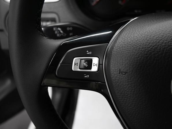 Volkswagen Polo V Рестайлинг с пробегом 2016 года, цена 1 035 000 рублей, 148483 км, седан, Автокод Объявления