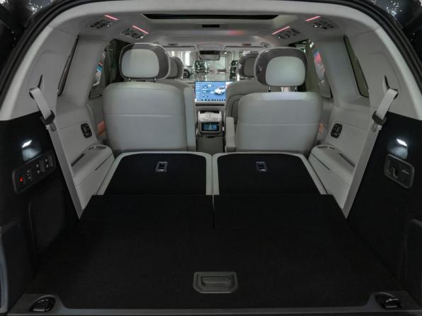 Lynk &amp; Co 900 с пробегом 2026 года, цена 8 350 000 рублей, 27 км, внедорожник, Автокод Объявления
