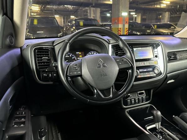 Mitsubishi Outlander III Рестайлинг 2 с пробегом 2017 года, цена 1 990 000 рублей, 117569 км, внедорожник, Автокод Объявления