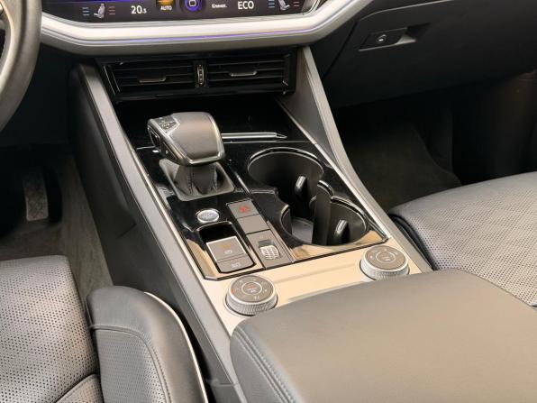Volkswagen Touareg III с пробегом 2018 года, цена 4 930 000 рублей, 119000 км, внедорожник, Автокод Объявления