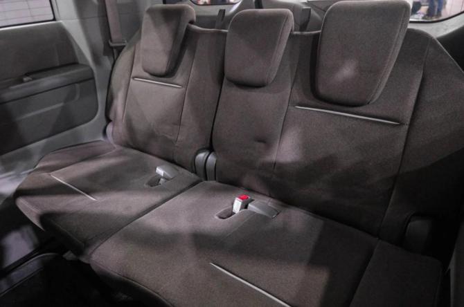 Honda Stepwgn V с пробегом 2015 года, цена 1 499 000 рублей, 390000 км, минивэн, Автокод Объявления