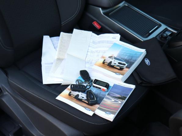 Ford Kuga II Рестайлинг с пробегом 2017 года, цена 1 240 000 рублей, 166370 км, внедорожник, Автокод Объявления