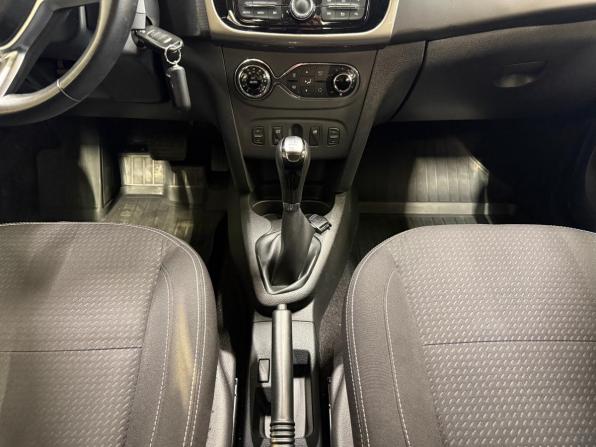 Renault Logan II Рестайлинг с пробегом 2021 года, цена 899 000 рублей, 92000 км, седан, Автокод Объявления
