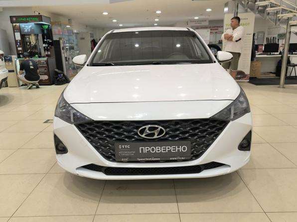 Hyundai Solaris II Рестайлинг с пробегом 2021 года, цена 1 330 000 рублей, 73717 км, седан, Автокод Объявления