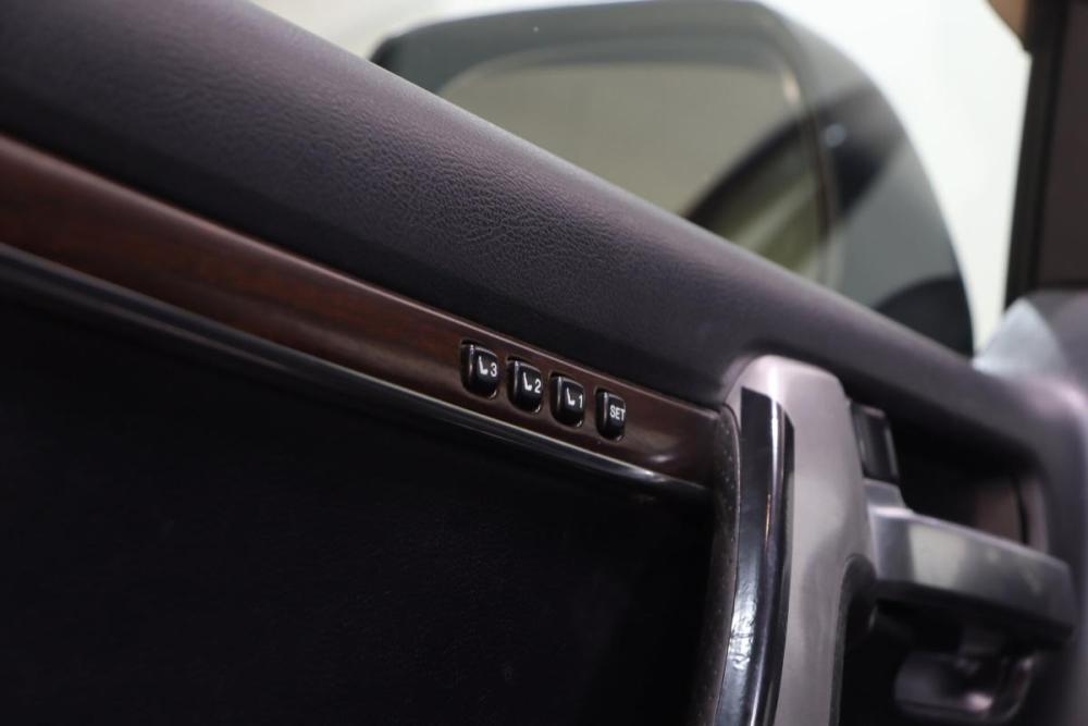 Toyota Land Cruiser 200 Series Рестайлинг 2 Сургут  - изображение 32