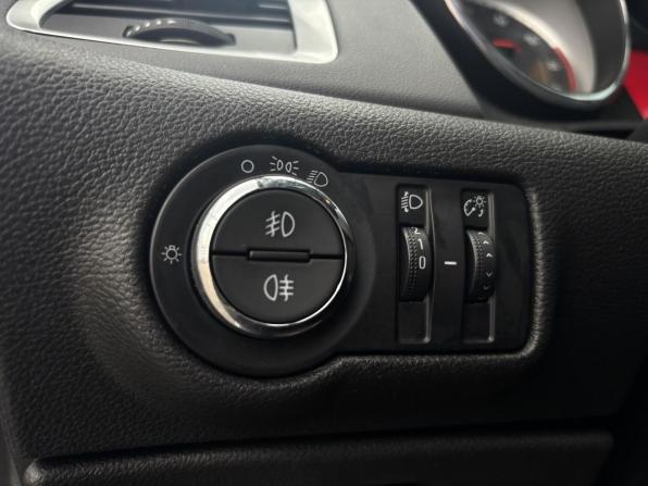 Opel Astra J Рестайлинг с пробегом 2014 года, цена 728 800 рублей, 105408 км, хэтчбек, Автокод Объявления