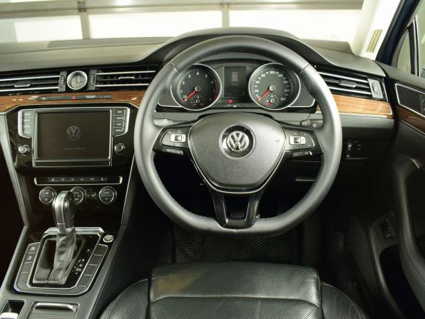 Volkswagen Passat B8 с пробегом 2015 года, цена 1 399 995 рублей, 186403 км, универсал, Автокод Объявления